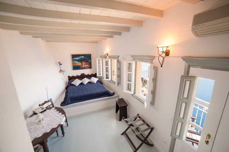 Cori Rigas Suites Тира Экстерьер фото