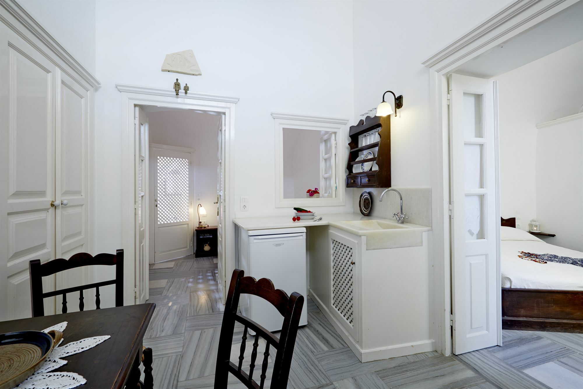 Cori Rigas Suites Тира Экстерьер фото